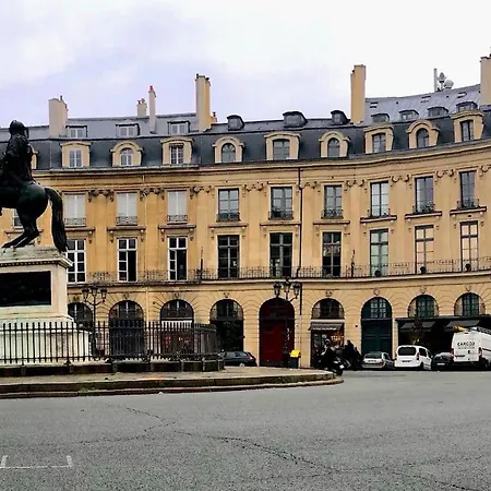 Confortable Dans Le Sentier, A Deux Pas Du Marais